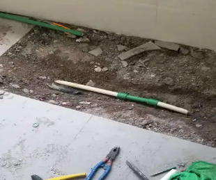 让胡路卫生间测漏水